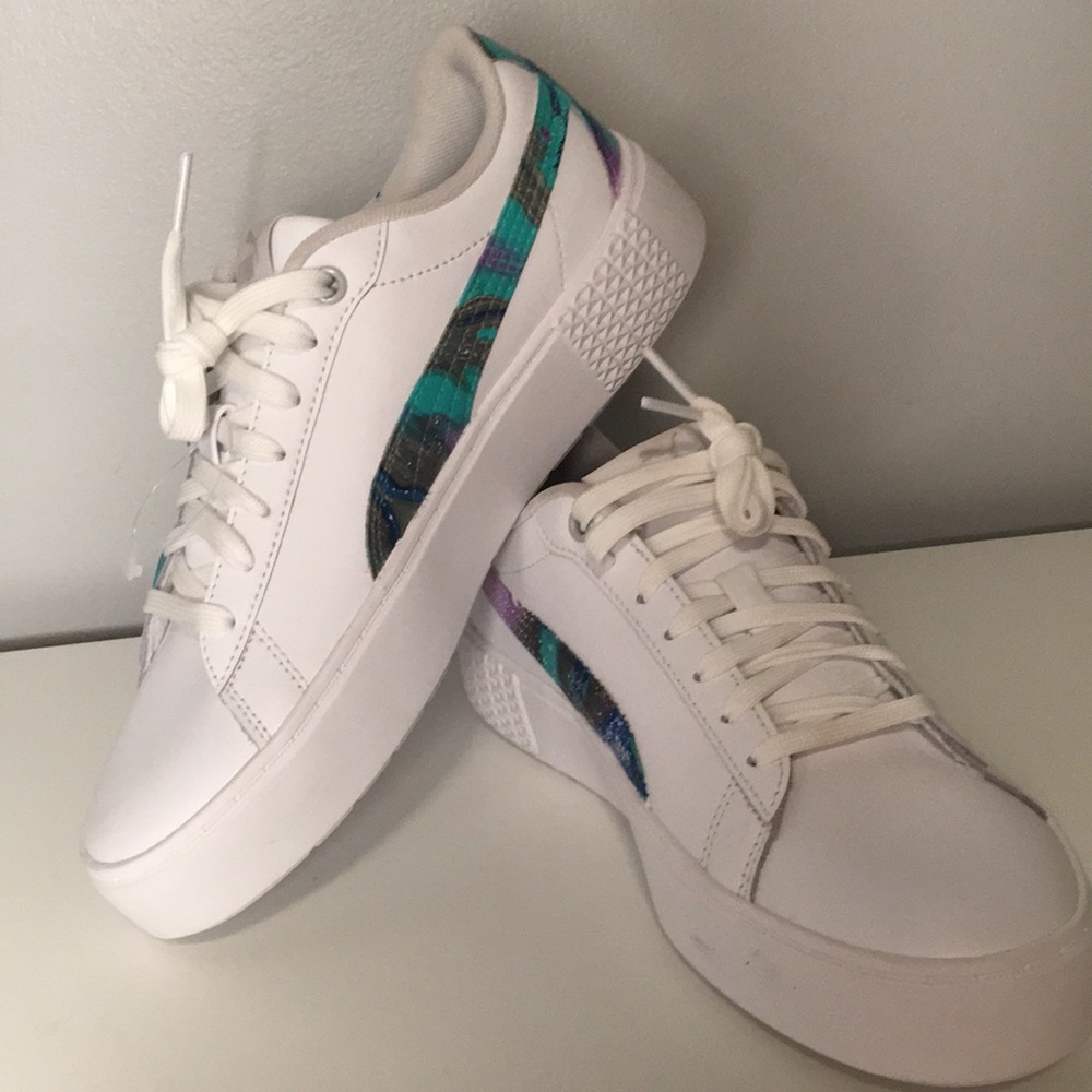 ❤️‍🔥 NWT customized Puma’s